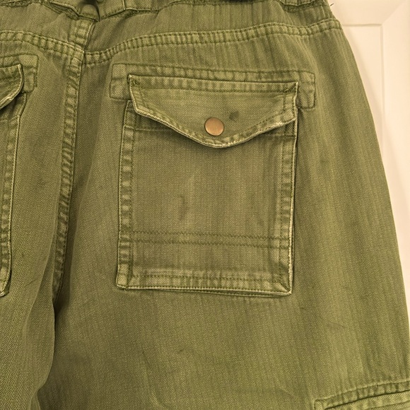 ABSOLUTELY ADORABLE Free People South Bay Utility Army Green Cargo Pants! - Picture 5 of 6